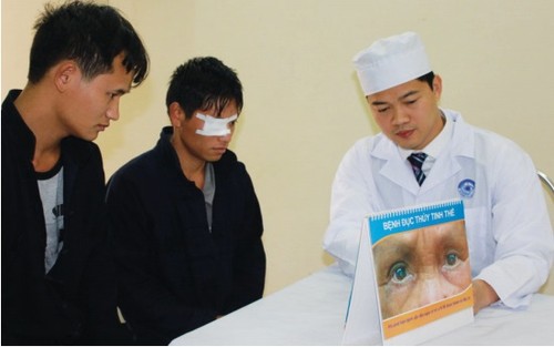 Врач Ву Мань Ха, который прилагает все усилия для лечения малоимущих больных в провинции Хазянг - ảnh 1